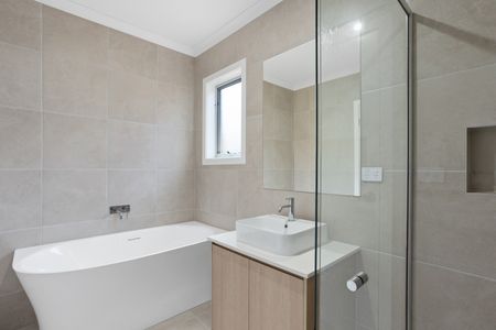 25 Shiraz Avenue, Fraser Rise VIC 3336 - House For Rent | Domain - Photo 5