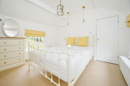2 bedroom detached house to rent - Photo 4