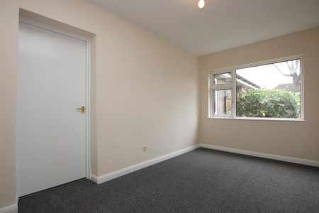 3 bedroom detached bungalow to rent - Photo 2