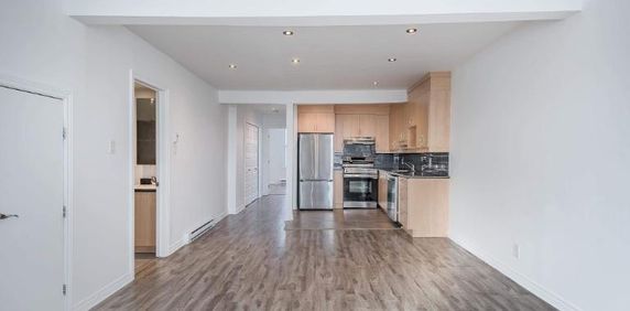 MAGNIFIQUE! CONDO VERDUN, 2 MIN DU METRO, ELECTROS INCLUS ! - Photo 2