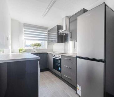 Reading, Berkshire, RG30 - Photo 6