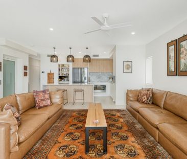 Stunning Architecturally Designed Four Bedroom Villa With Lift - Photo 2