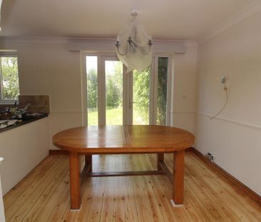 4 bedroom semi-detached house to rent - Photo 2