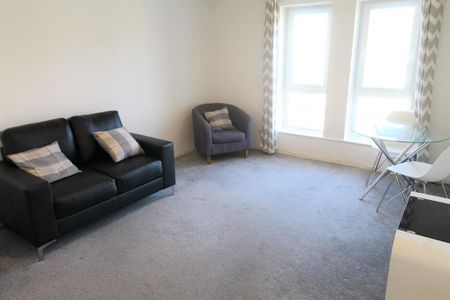 Cuparstone Court, Top Floor, AB10 - Photo 2