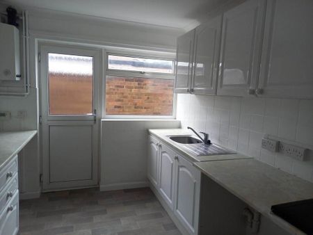 2 bedroom bungalow to rent - Photo 3