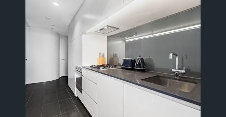 Chic Urban Retreat: Modern Living Steps from Chapel Street. - Photo 2