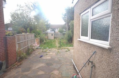 3 bedroom terraced house to rent - Photo 4