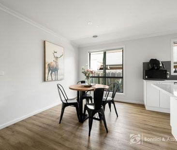 IDEAL FAMILY HOME WITH GREAT ENTERTAINING AREA! - Photo 2