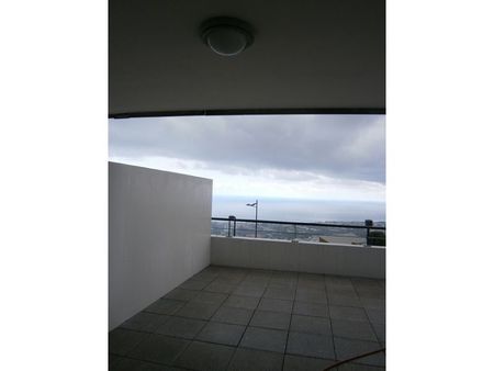 Location Appartement 2 pièces 43m² ST DENIS 97400 - Photo 4