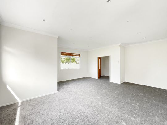 TAKAPUNA - 4 Bedroom House with 2 Bathrooms - Photo 1