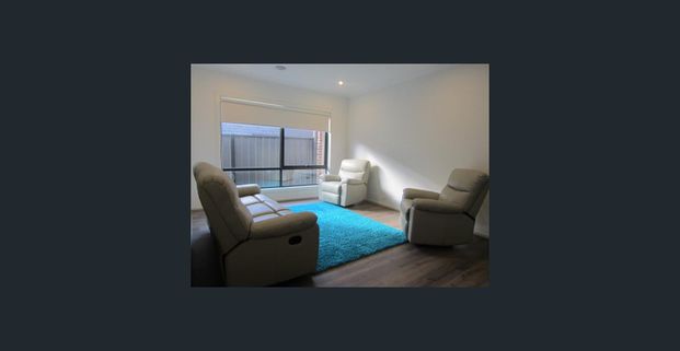 Property being refurbished! New Paint & New Carpets ! - Photo 1