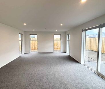 Sun-Soaked Rolleston Living - Photo 5