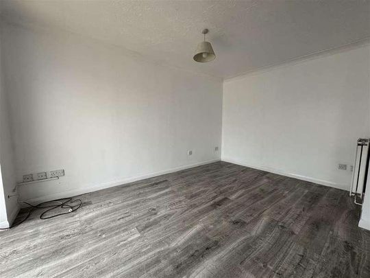 Pastrure Close, Swindon, SN2 - Photo 1