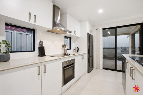 SPACIOUS 4X2 WITH DOUBLE GARAGE. PLEASE REGISTER FOR ATTENDANCE. - Photo 1