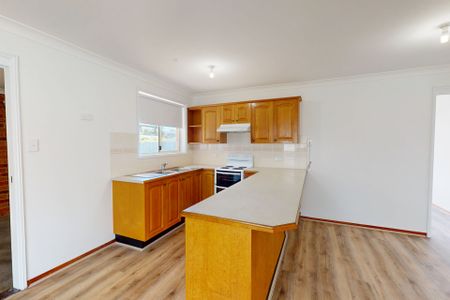 3/3 Marks Point Road, Marks Point NSW 2280 - Photo 2
