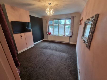 3 bedroom semi-detached house to rent - Photo 4