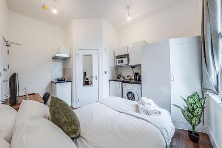 Studio to rent - Photo 2