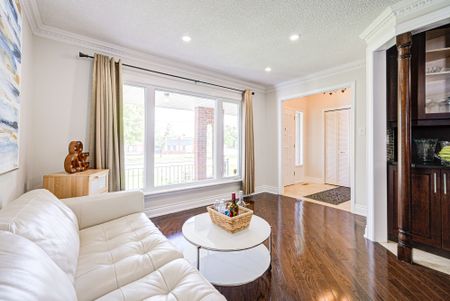 For Lease - 98 Weldrick Road, Richmond Hill, Ontario - Photo 2