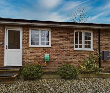 Sandy Lane, Pamber Heath, RG26 - Photo 6
