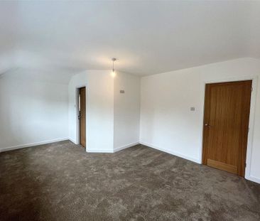 3 bedroom detached house to rent - Photo 4