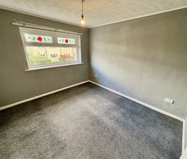 Gardendale Avenue, Clifton, Nottingham - Photo 2