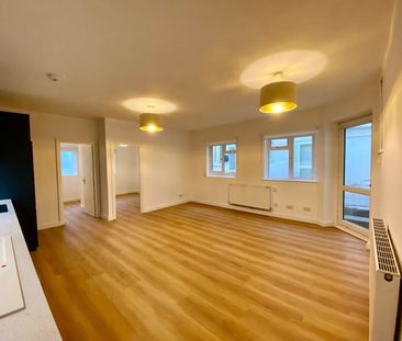 2 Bed Flat, Clarendon Road, BN3 - Photo 1