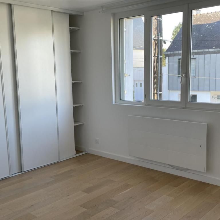 A LOUER VANNES EST MAISON T5 DE 109,07 m² avec jardin clos, LIBRE - Photo 1