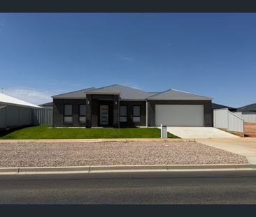 17 Belinda Court, Mildura, Vic 3500 - Photo 5