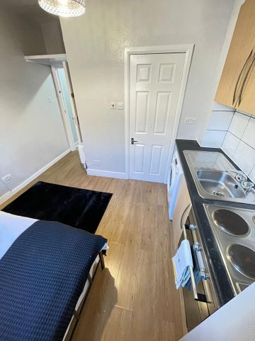 Studio to rent - Photo 5