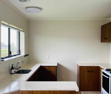 Charming Family Home Near Beaches and Top Schools - Photo 5