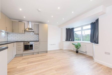 4 bedroom flat to rent - Photo 4