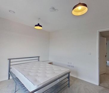 3 bedroom flat to rent - Photo 5