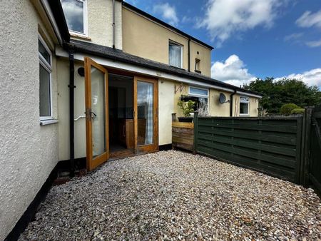 2 bedroom terraced house to rent - Photo 5