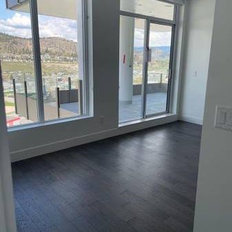 1Br Suite – Downtown Kelowna – One Water Street - Photo 3