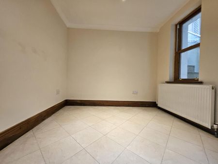 4 bedroom apartment to rent - Photo 4