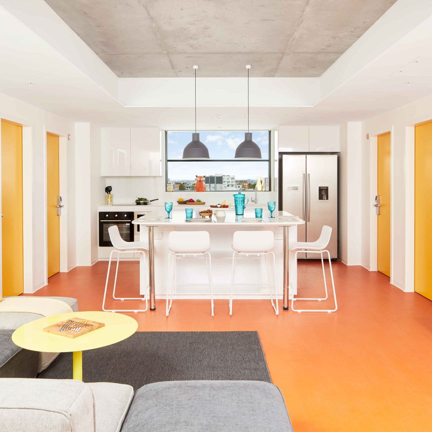 6 Bedroom Ensuite, Double Bed - Photo 2