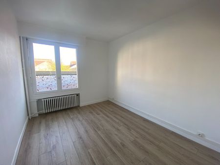 Appartement Corbeil Essonnes 3 pièce(s) 53.07 m2 - Photo 2