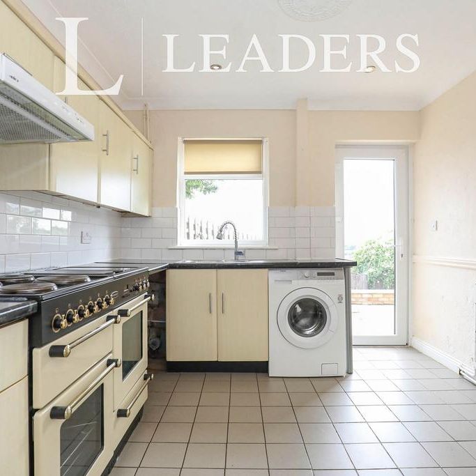 3 bedroom semi-detached house to rent - Photo 1