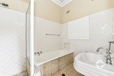 6 Lloyd George Avenue, Concord NSW 2137 - House For Rent | Domain - Photo 4