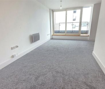 3 bedroom apartment to rent - Photo 4