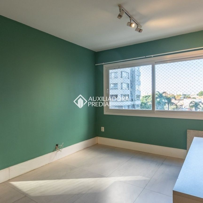 Apartamento com 3 quartos e 75m² para alugar em São Sebastião, Porto Alegre. - Photo 1