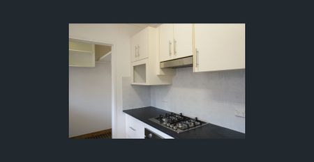 Spacious 2 bedroom air conditioning unit with floor board - Photo 4