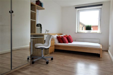 Flat 66, Samara Plaza, LS2 9DU, Leeds - Photo 4