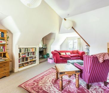 To Let 3 Bedroom Flat - Photo 4