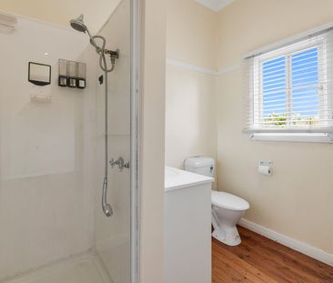 Cozy 3-Bedroom Home - Photo 6