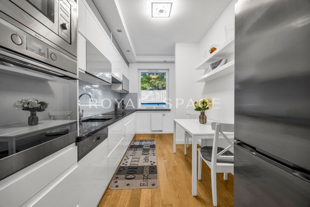 Stylowy apartament z balkonem przy Pięknej - Фото 1