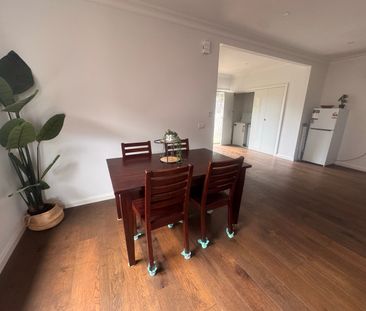 Glen Waverley - Photo 1