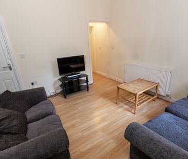 13 St Andrews Street, Lincoln - Three Bedroom - Photo 3