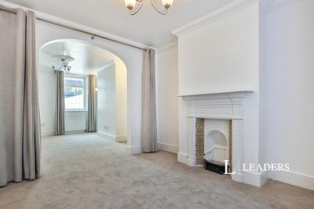 Maisonette to rent - Photo 2