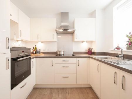 1 bedroom retirement property to rent - Photo 5